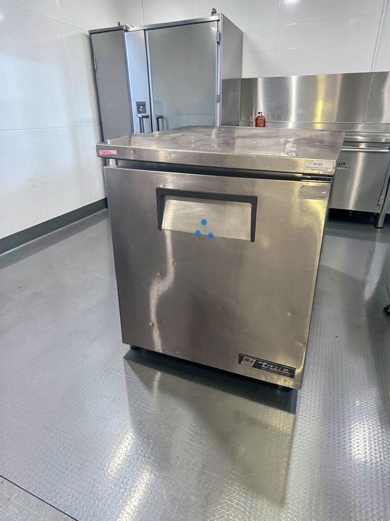 Exceptional Condition – True TUC-27-LP Undercounter Refrigerator – 27” Stainless Steel – 115V – Made in USA – Fully Tested & Operational!