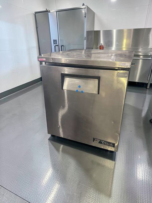 Exceptional Condition – True TUC-27-LP Undercounter Refrigerator – 27” Stainless Steel – 115V – Made in USA – Fully Tested & Operational!