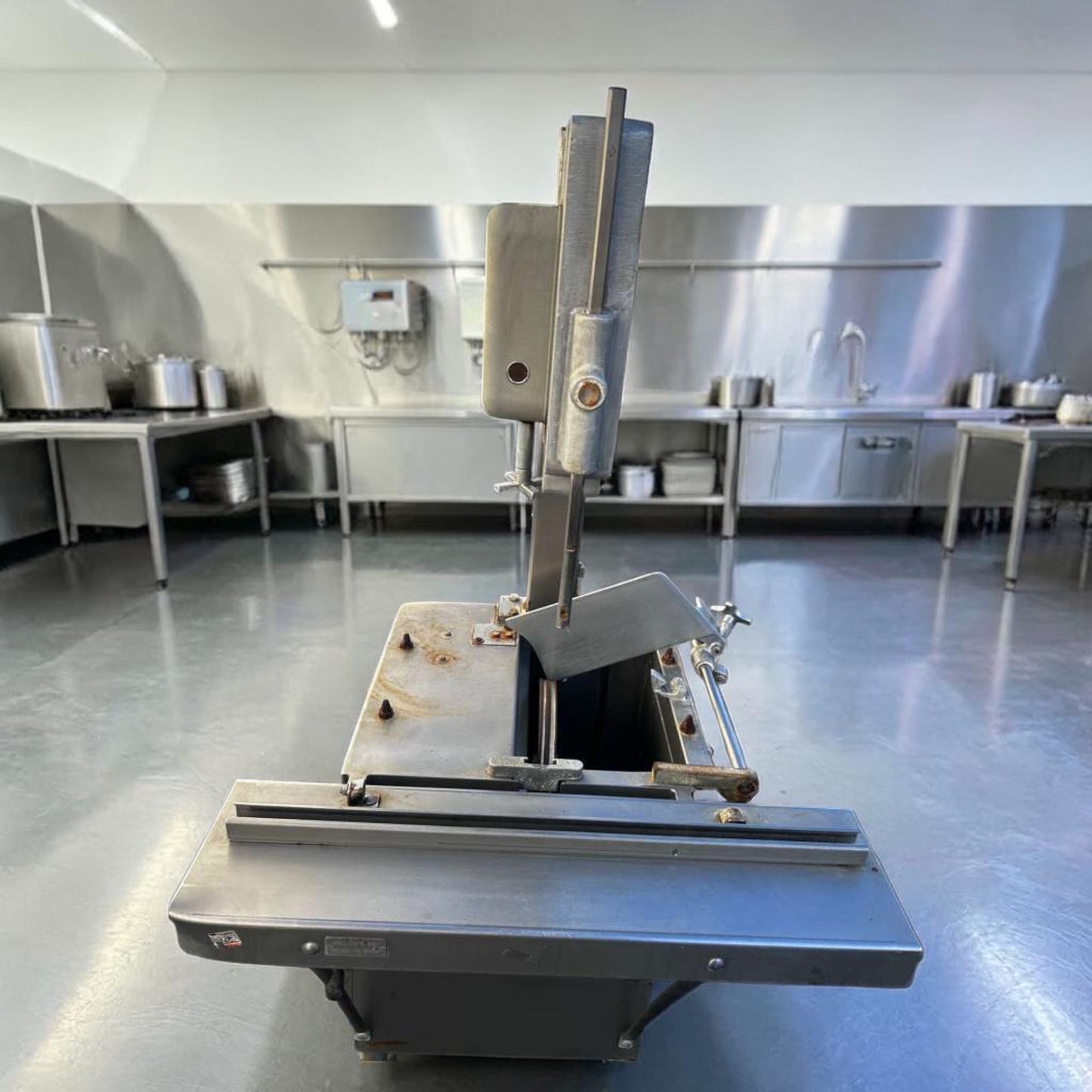 Dependable Condition – Hobart 5614 Commercial Meat Saw – 2 HP – 3 Phase – Heavy Duty – For Parts or Repair!