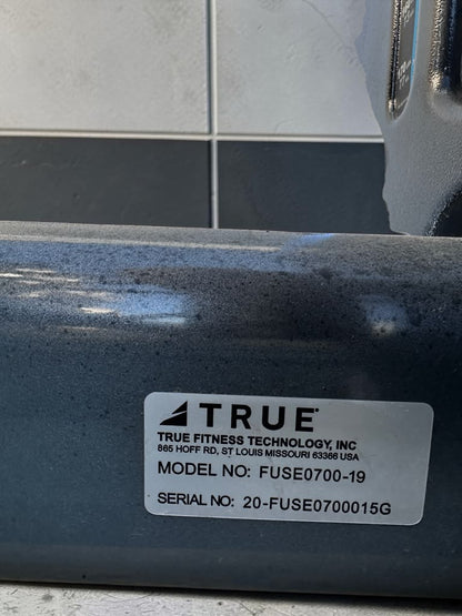 Remarkable Condition – TRUE Fitness FUSE-0700 – Commercial Selectorized Shoulder Press – Independent Converging Arms – Adjustable Seat & Back Pad – Fully Inspected & Operational!