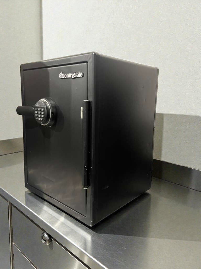 Polished Condition – SentrySafe Commercial Digital Electronic Safe – Fully Tested & Working!