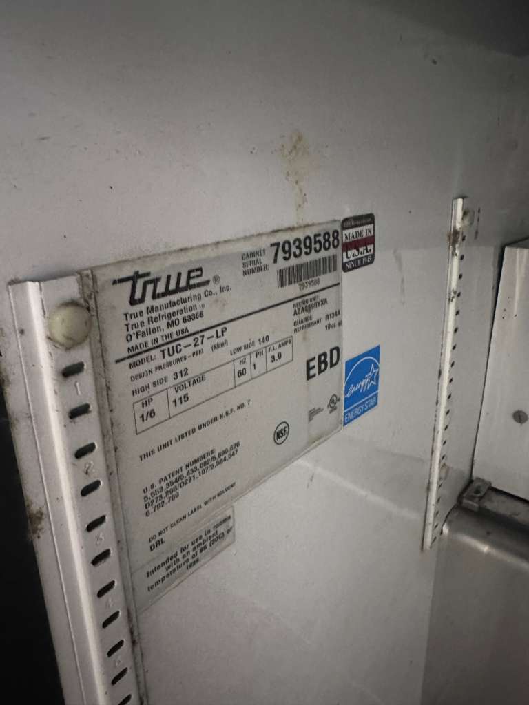 Exceptional Condition – True TUC-27-LP Undercounter Refrigerator – 27” Stainless Steel – 115V – Made in USA – Fully Tested & Operational!