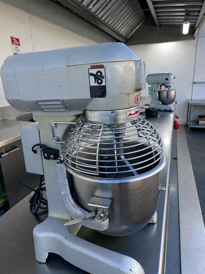 Superior Condition – UPM-M20-3 – Commercial 20 Qt Planetary Mixer – 110V – Fully Tested & Working!