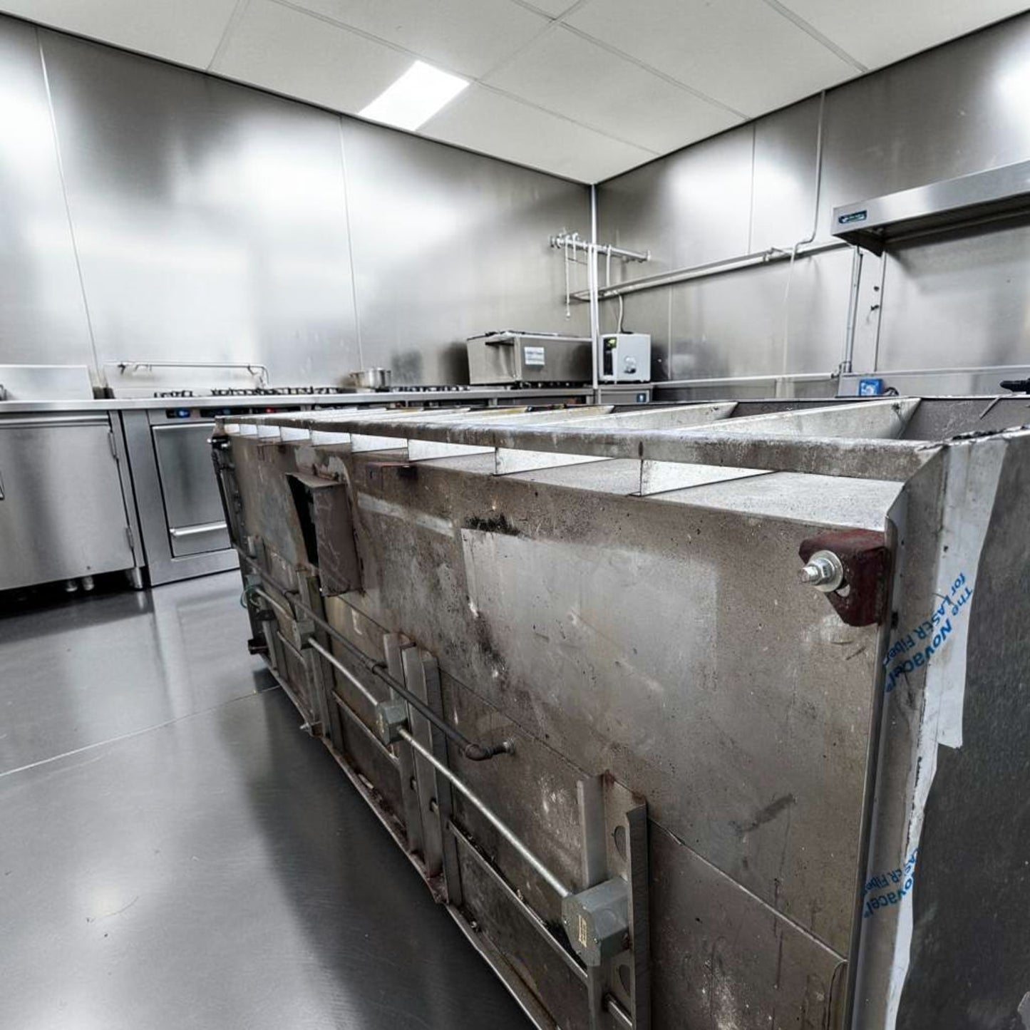 High-Grade Condition – Commercial Stainless Steel Exhaust Hood – Wall Mount Kitchen Hood – Heavy Duty Ventilation System – Fully Functional & Ready for Installation!