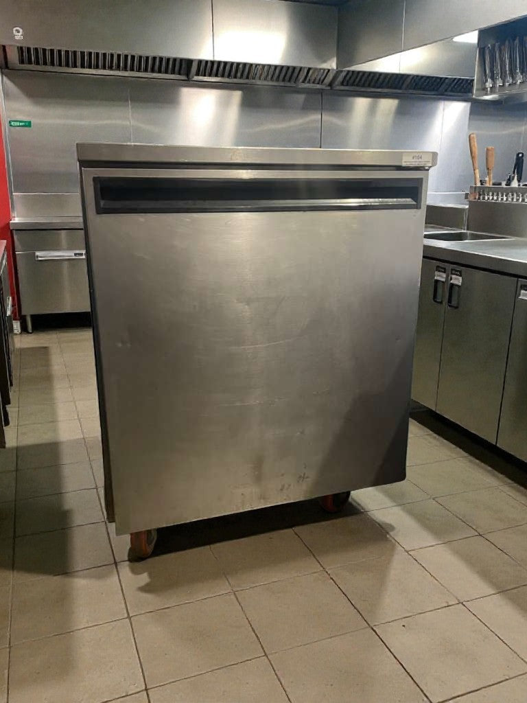 Immaculate Condition – Delfield Undercounter Commercial Refrigerator – 115V / Single Phase – Fully Tested & Working!