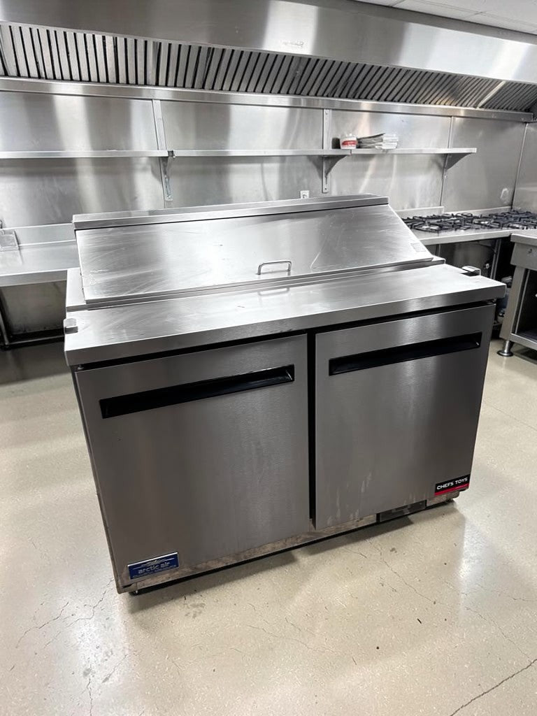 Flawless Condition – Arctic Air AST48RZ – 48" Two-Door Sandwich/Salad Prep Table – 12 Cu. Ft. – 12-Pan Capacity – 115V – Fully Tested & Operational!