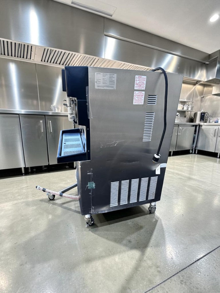 Exceptional Condition – Taylor 349-33 – 4-Flavor Commercial Frozen Carbonated Beverage Freezer / Slush Machine – 208–230V – 3 Phase – UL / NSF Listed – Fully Tested & Operational!
