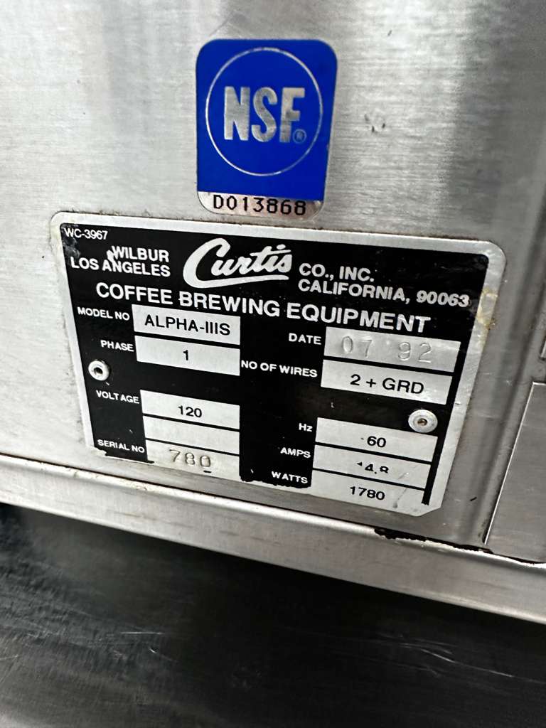 Outstanding Condition – Curtis ALPHA-IIIS / ALP3GTR63A000 – Commercial Automatic Decanter Coffee Brewer – 3 Warmers – 120V – Fully Tested & Operational!