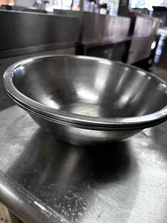 Well-Maintained Condition – Stainless Steel Commercial Salad / Mixing Bowls – Quantity 6 – Approx. 13” Diameter – Ready for Commercial Use!