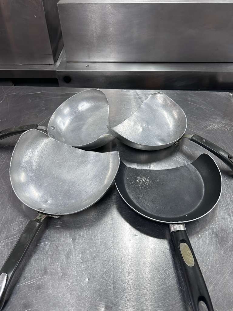 Well-Maintained Condition – Oster Nonstick Wok / Stir-Fry Pan Set – Quantity 4 – Commercial Kitchen Cookware – Fully Inspected & Ready for Use!