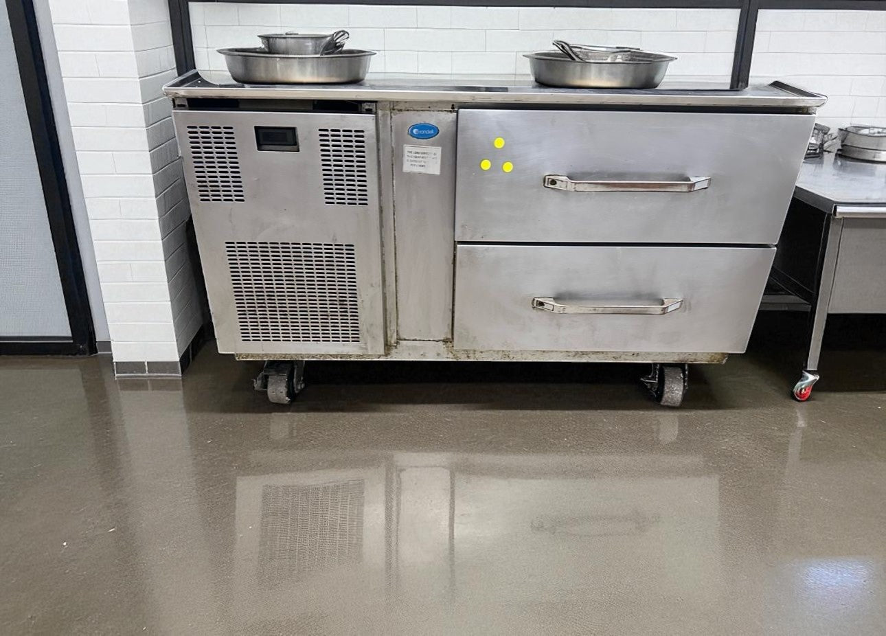 Outstanding Condition – Delfield Two-Drawer Refrigerated Chef Base – Commercial Stainless Steel – 115V – Fully Tested & Operational!