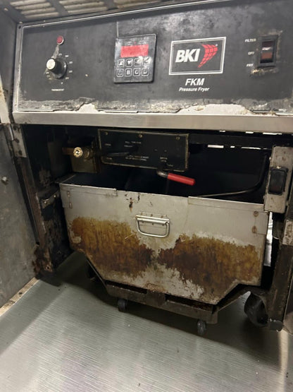 Dependable Condition – BKI FKM-F – Commercial Electric Pressure Fryer with Built-In Filtration – 75 lb. Oil Capacity – 208V, 3 Phase – Fully Tested & Operational!