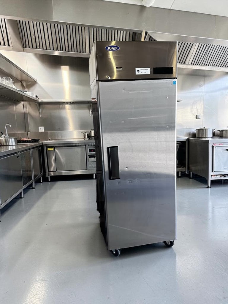 Pristine Condition – Atosa MBF8004GR – 28 3/4" One-Section Solid-Door Reach-In Refrigerator – 21.4 Cu. Ft. – ENERGY STAR® – 115V – Fully Tested & Operational!
