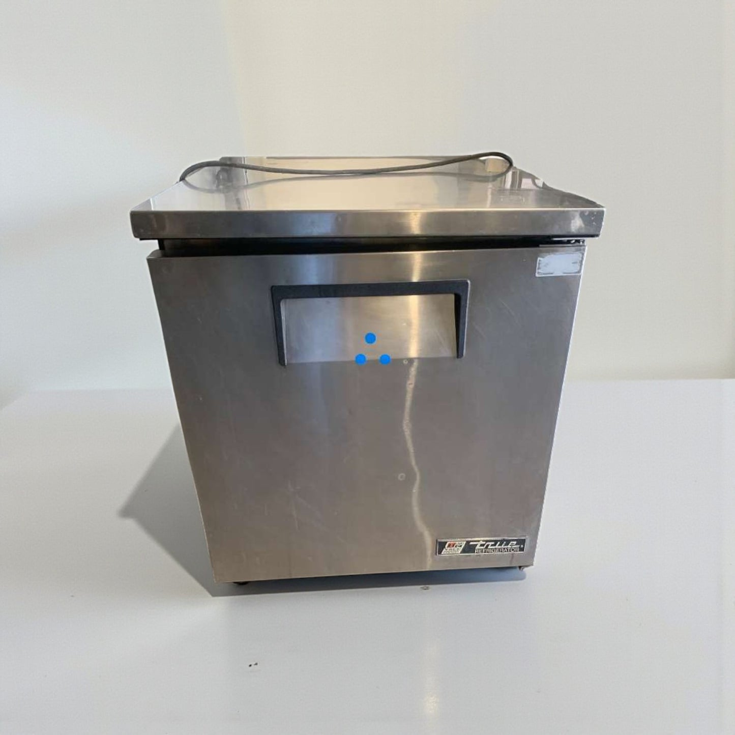 Immaculate Condition – True TUC-27-LP Undercounter Refrigerator – 115V / Single Phase – Fully Tested & Working!