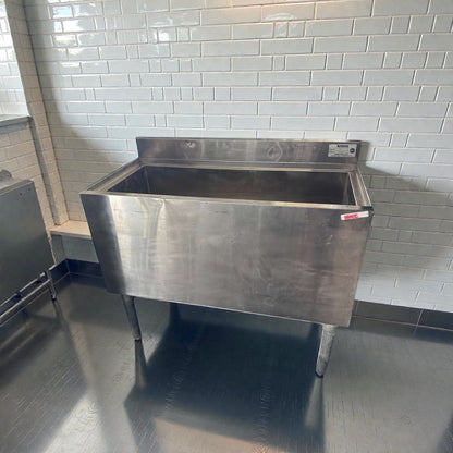 High-Grade Condition – Krowne 48" Commercial Ice Bin with Cold Plate – NSF Certified – Fully Tested & Operational!