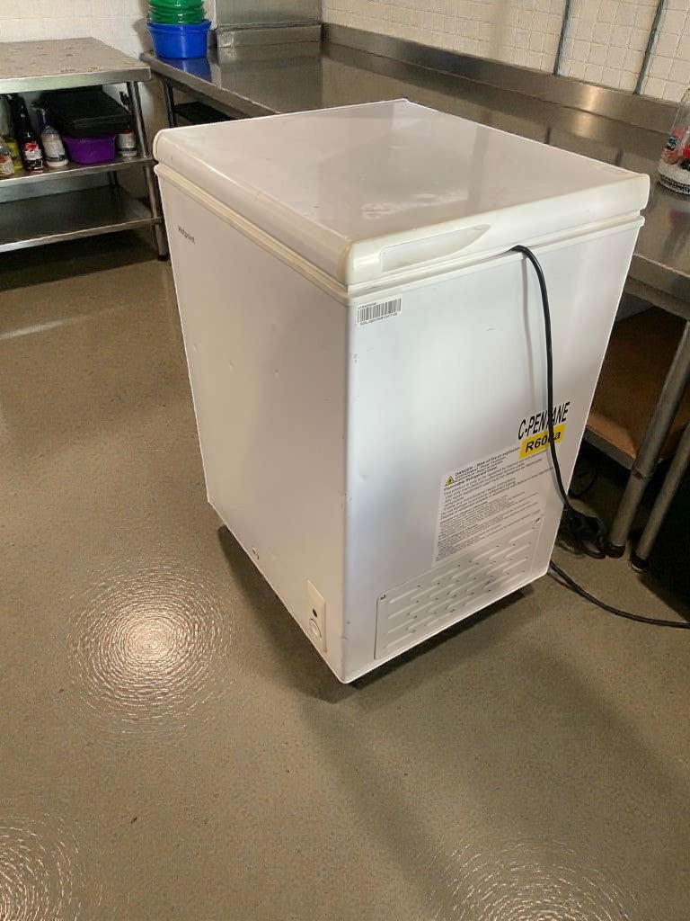 Immaculate Condition – Hotpoint Chest Freezer -  115V /  60 Hz - Fully Tested & Working!