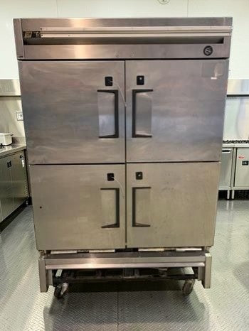 Exceptional Condition – True T-49-4 – Commercial 4-Door Reach-In Refrigerator – Stainless Steel – Fully Tested & Operational!