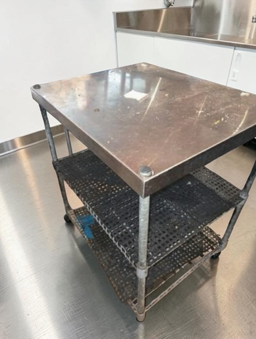 High-Quality Condition – Stainless Steel Work Table – 34" x 30" x 26" – Commercial Prep Table with Wire Undershelf – Ready for Restaurant Use!