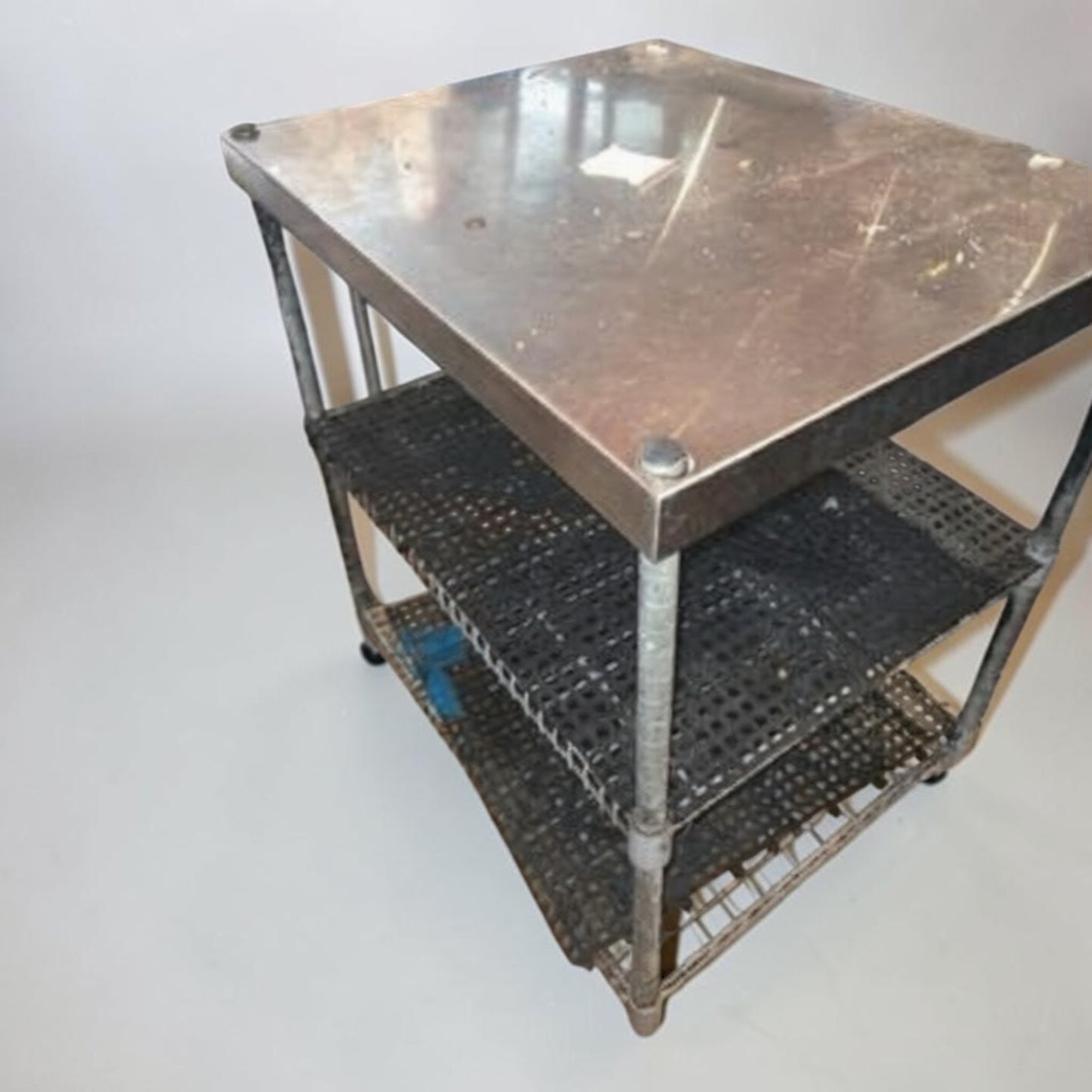 High-Quality Condition – Stainless Steel Work Table – 34" x 30" x 26" – Commercial Prep Table with Wire Undershelf – Ready for Restaurant Use!
