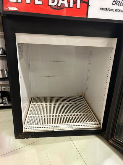 Prime Condition – True GDM-05-LD – Countertop Refrigerated Merchandiser – Glass Door Display Refrigerator – 115V – R134A – Fully Tested & Operational!