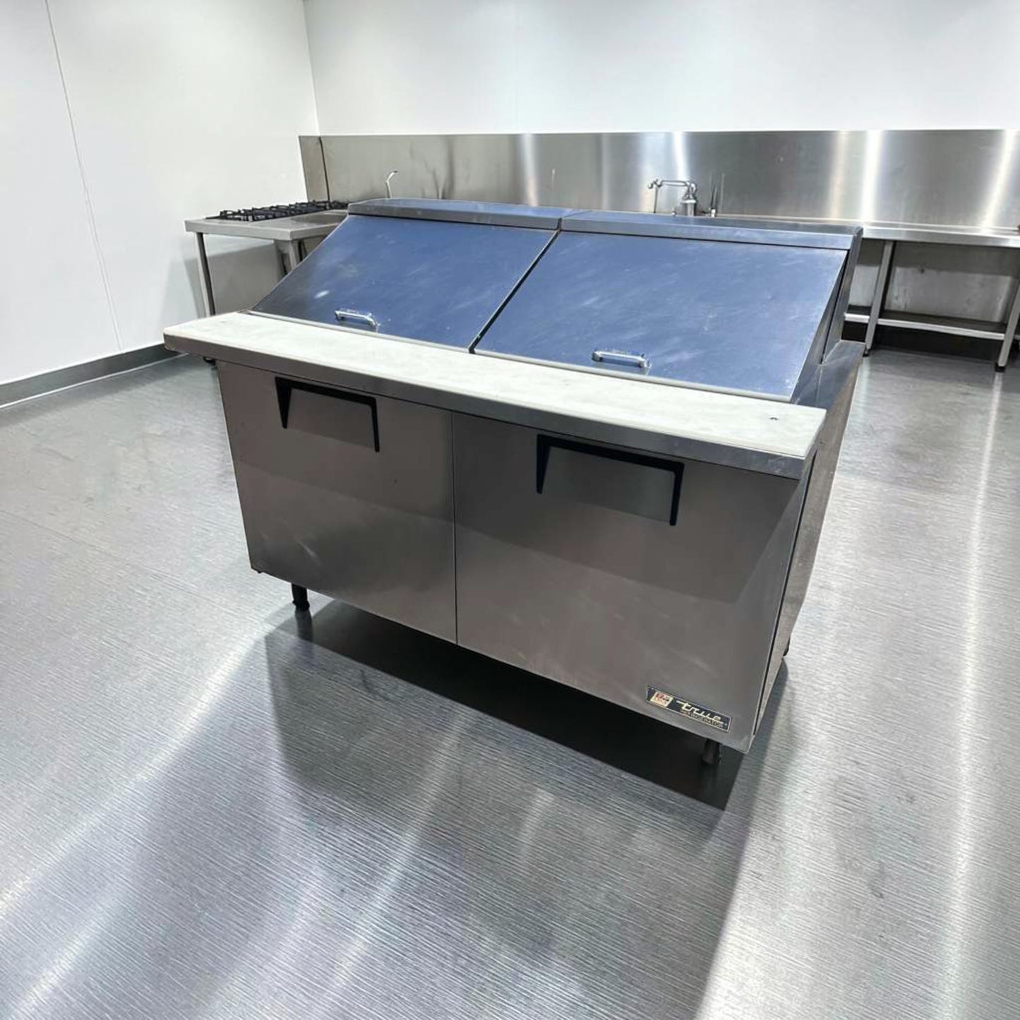 Elite Condition – True TSSU-60-24M-B-ST-HC Mega Top Refrigerated Sandwich Prep Table – 60” – 2 Door – Stainless Steel – Fully Tested & Operational!