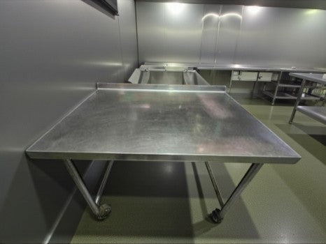 Well-Maintained Condition – Stainless Steel 46" x 30" Mobile Work Table – Commercial Prep Table with Wheels – Stainless Steel Top – Fully Inspected & Ready for Use!
