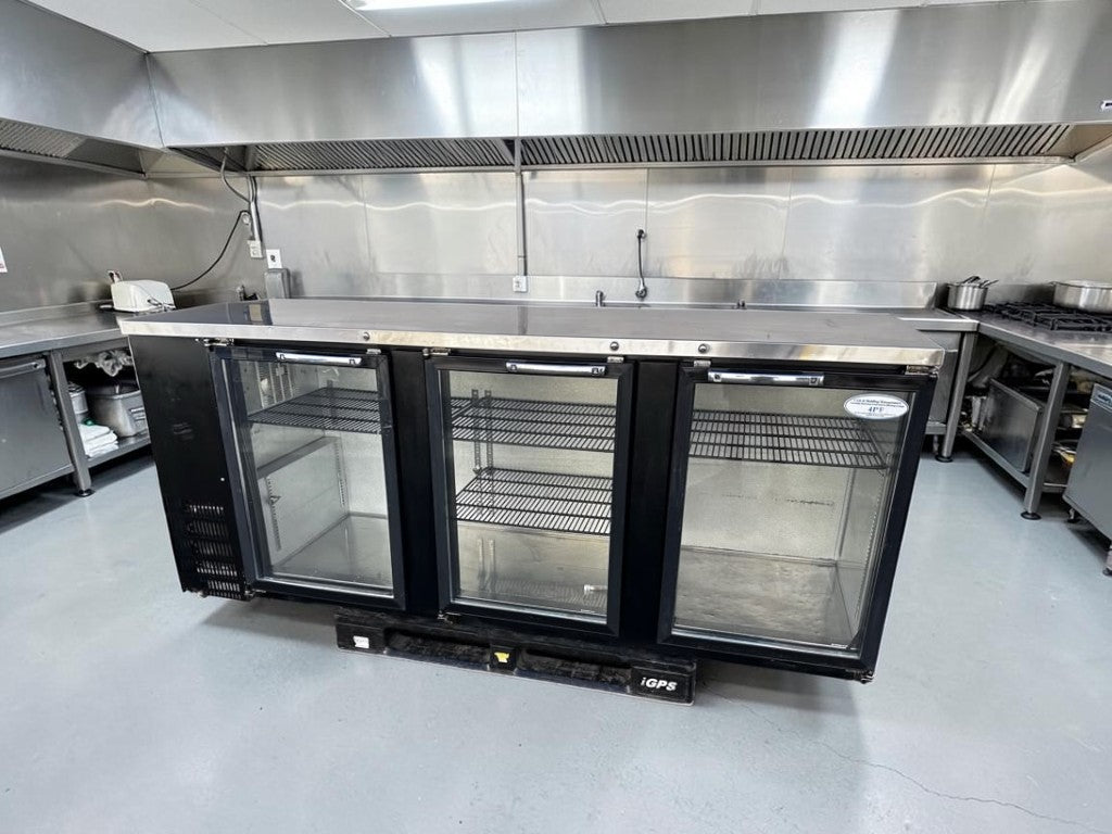 Outstanding Condition – Everest EBB90G – 89 1/4" Three-Section Glass-Door Back Bar Cooler – 32 Cu. Ft. – 115V – Fully Tested & Operational!