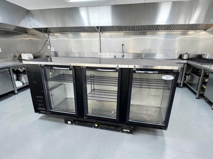 Outstanding Condition – Everest EBB90G – 89 1/4" Three-Section Glass-Door Back Bar Cooler – 32 Cu. Ft. – 115V – Fully Tested & Operational!