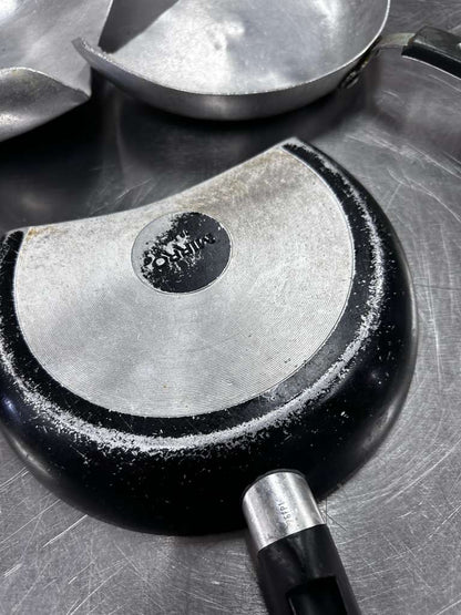 Well-Maintained Condition – Oster Nonstick Wok / Stir-Fry Pan Set – Quantity 4 – Commercial Kitchen Cookware – Fully Inspected & Ready for Use!