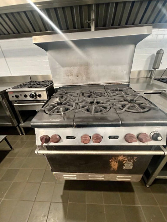Exceptional Condition – Commercial Gas Range with Oven – 6 Burners – NSF Certified – Fully Tested & Operational!