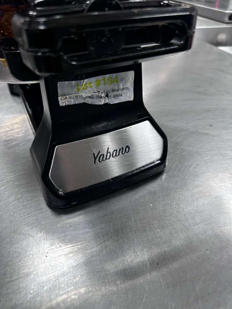 Dependable Condition – Yabano SW-290B – Rotating Belgian Waffle Maker – 1200W – 120V – ETL Listed – Fully Tested & Operational!