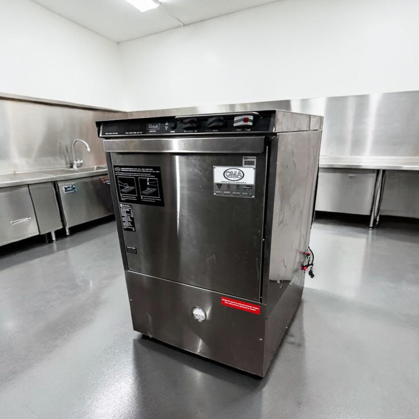 Flawless Condition – Perlick PKHT24 Commercial Underbar Glasswasher – High-Temp Door Type – 24” Wide – 30 Racks/Hour – Fully Tested & Operational!
