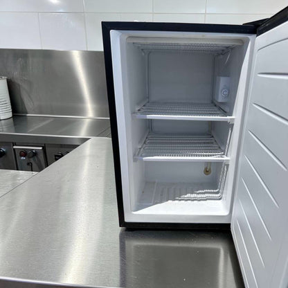 Excellent Condition – Magic Chef MCUF3S2 3 Cu. Ft. Compact Upright Refrigerator– Stainless Steel – Space-Saving Mini Fully Tested & Operational!