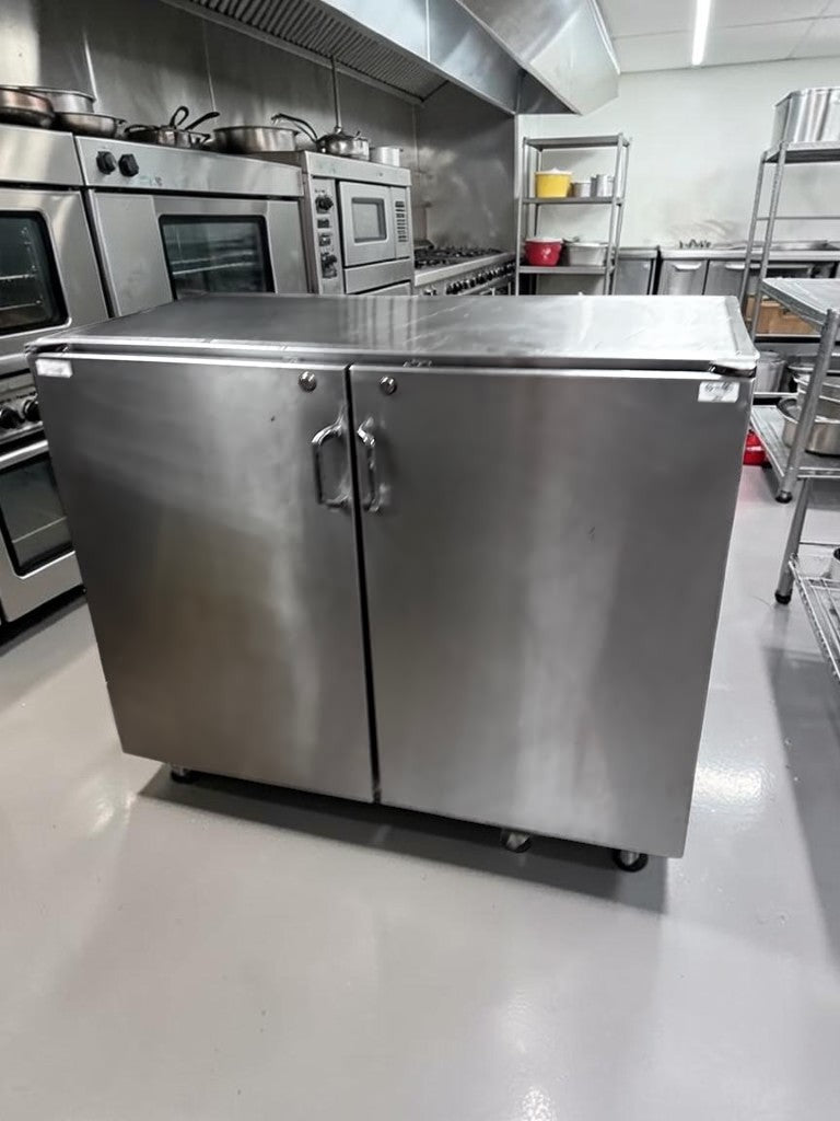 Well-Maintained Condition – Commercial Stainless Steel Storage Cabinet – 48" Wide – Dual Locking Swing Doors – Heavy-Duty Worktop – Fully Inspected & Ready for Use!