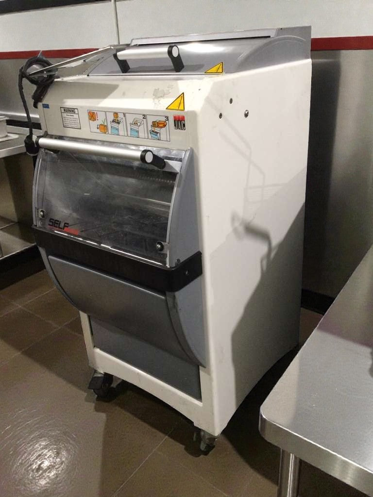 Refined Condition – JAC KG-12FS Commercial Bread Slicer – 115V / Single Phase – Fully Tested & Working!