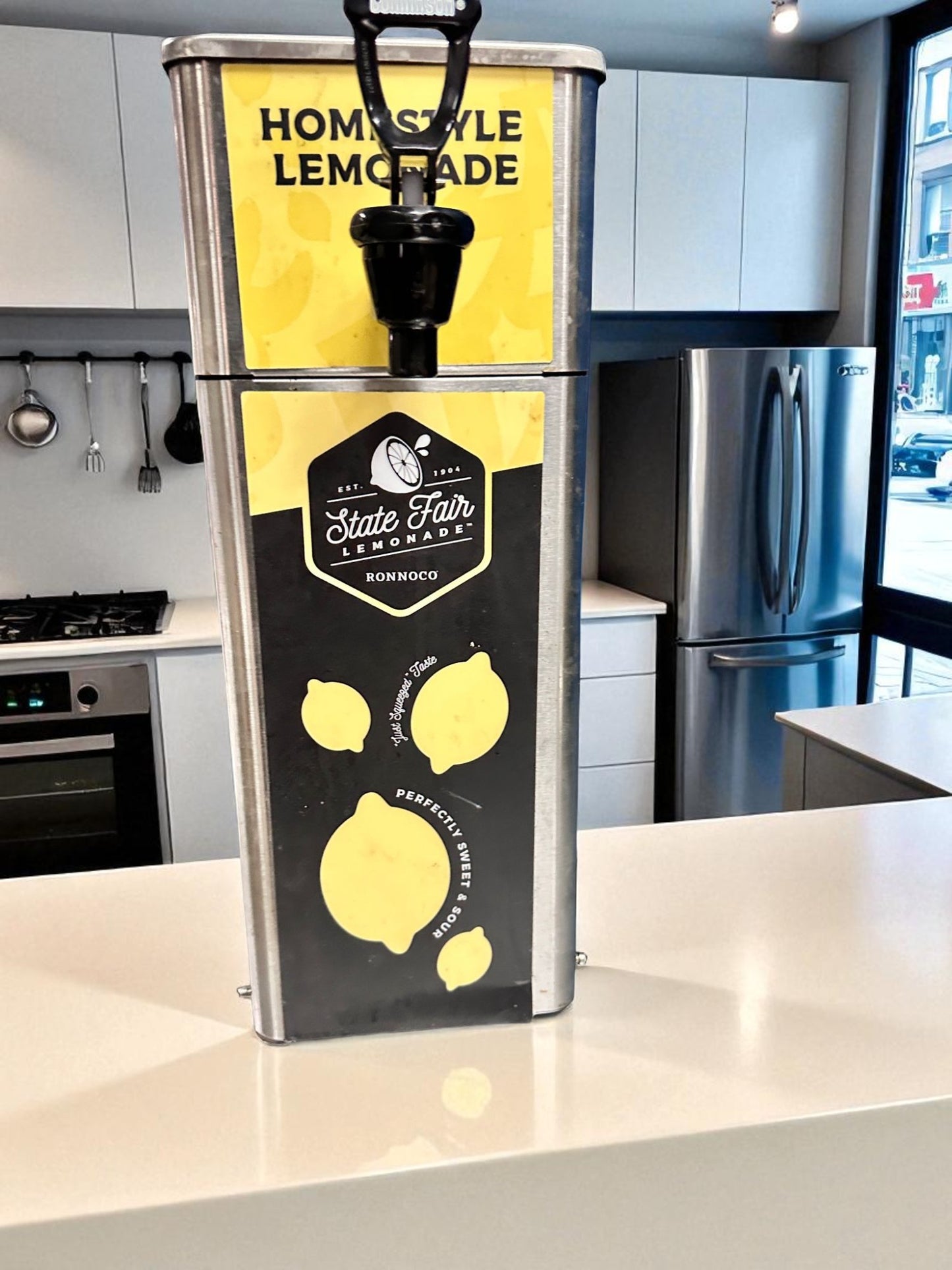 Premium Condition – Newco FPM-1 – Countertop Lemonade / Cold Beverage Dispenser – NSF Listed – Fully Tested & Operational!