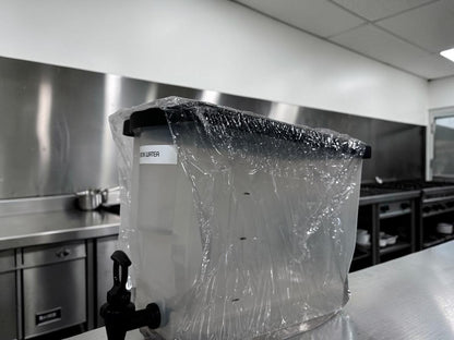 Like-New Condition – Cold Juice Dispenser – Plastic Beverage Dispenser with Spigot – Countertop Drink Service Container – Ready for Use!