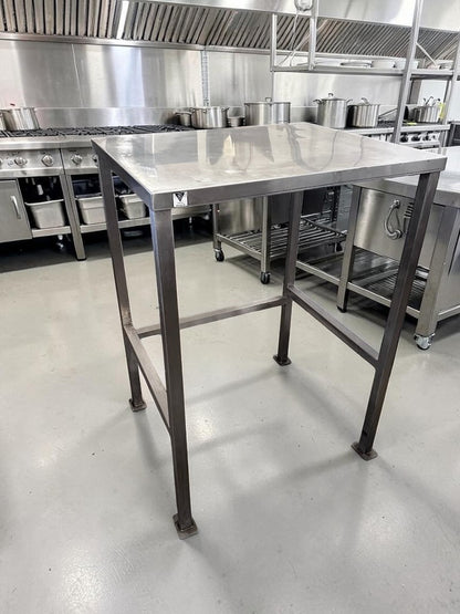 Remarkable Condition – 32″ × 28″ Commercial Stainless Steel Equipment Stand – 45″ Working Height – Open Base – UL EPH Classified – Heavy-Duty Construction