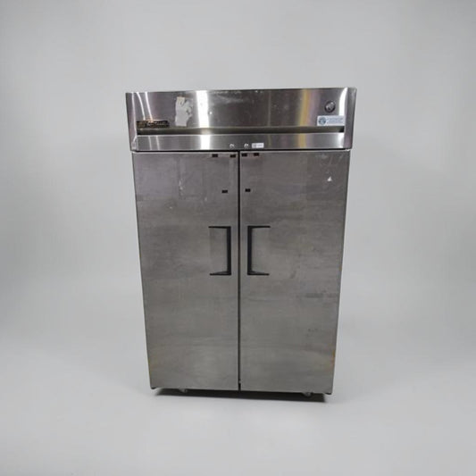 Professionally Maintained Condition – True TG2R-2S – 56 Cu. Ft. Commercial Two-Door Reach-In Refrigerator – Stainless Steel – 115V – 1/2 HP – Fully Tested & Operational!