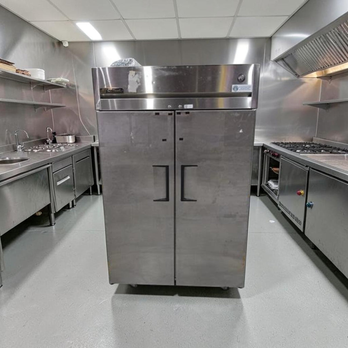 Professionally Maintained Condition – True TG2R-2S – 56 Cu. Ft. Commercial Two-Door Reach-In Refrigerator – Stainless Steel – 115V – 1/2 HP – Fully Tested & Operational!