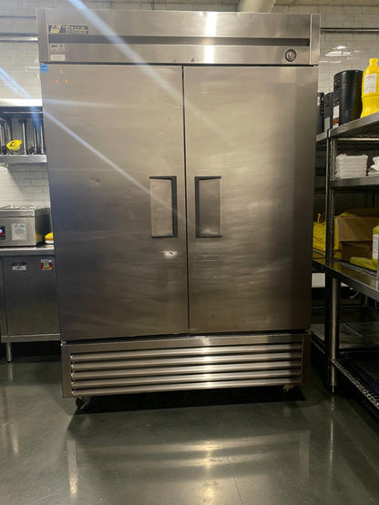 Exceptional Condition – True T-49 Commercial Reach-In Refrigerator – 115V / Single Phase – Fully Tested & Working!