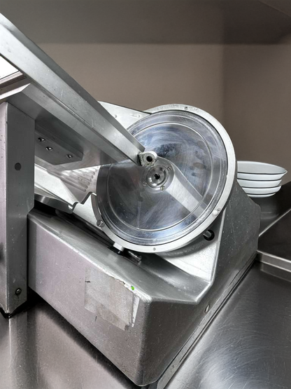 Pristine Condition – Bizerba GSP HD Commercial Automatic Meat Slicer – Heavy-Duty Precision Slicer – 120V – Fully Tested & Operational!