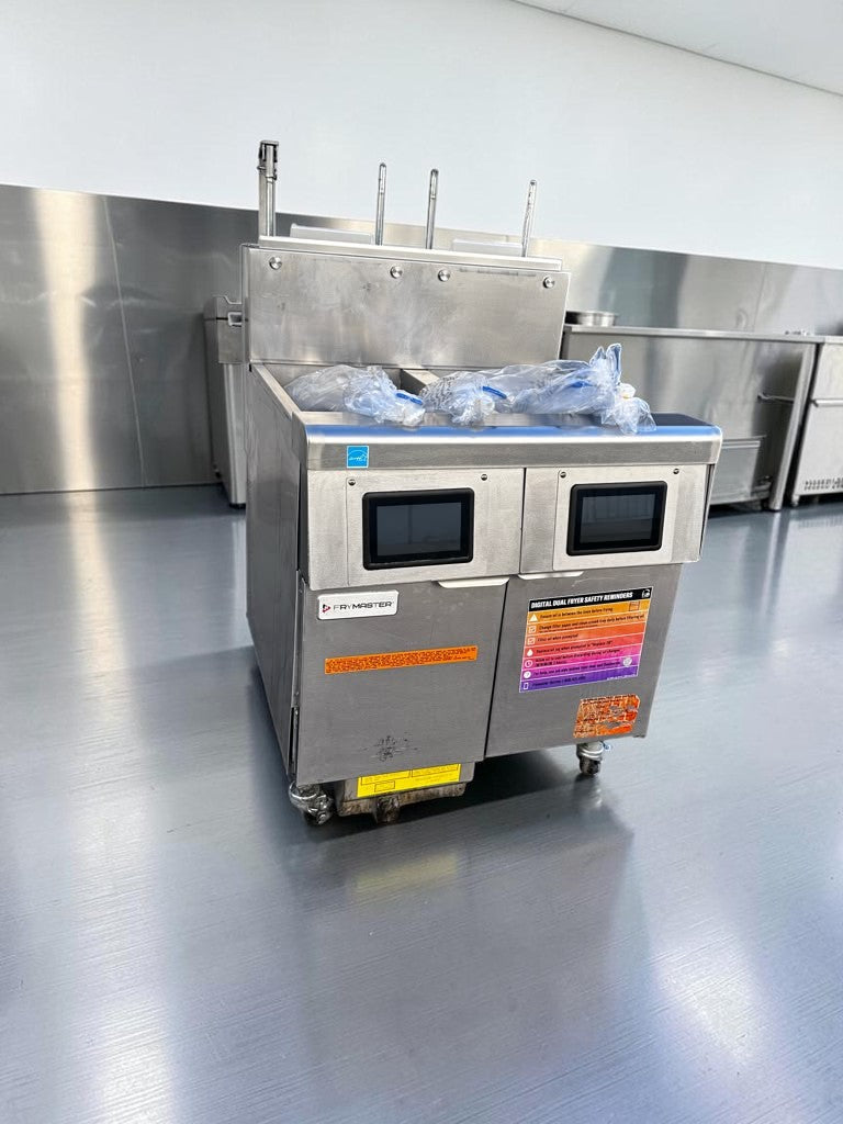 Prime Condition – Frymaster 2FQG30U FilterQuick – Dual Commercial Natural Gas Fryer Battery – Two 30-Lb. Frypots – SMART4U 3000 Controllers – Built-In Filtration – 140,000 BTU – Fully Tested & Operational!
