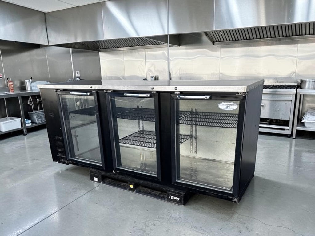 Outstanding Condition – Everest EBB90G – 89 1/4" Three-Section Glass-Door Back Bar Cooler – 32 Cu. Ft. – 115V – Fully Tested & Operational!