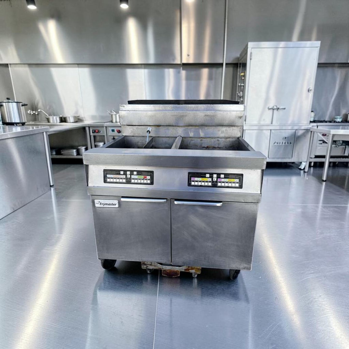 Top-Tier Condition – Frymaster SCFHD260G – Commercial Gas Floor Fryer – (2) 80 lb Vats – 250,000 BTU – Natural Gas – Fully Tested & Operational!