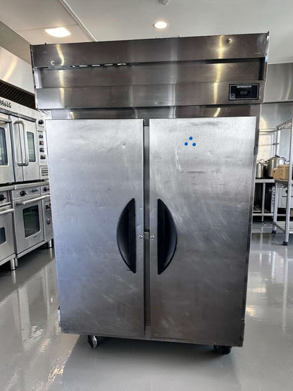 Prime Condition – Victory VR-2 V-Series – 2 Door Commercial Reach-In Refrigerator – Stainless Steel – Fully Tested & Operational!