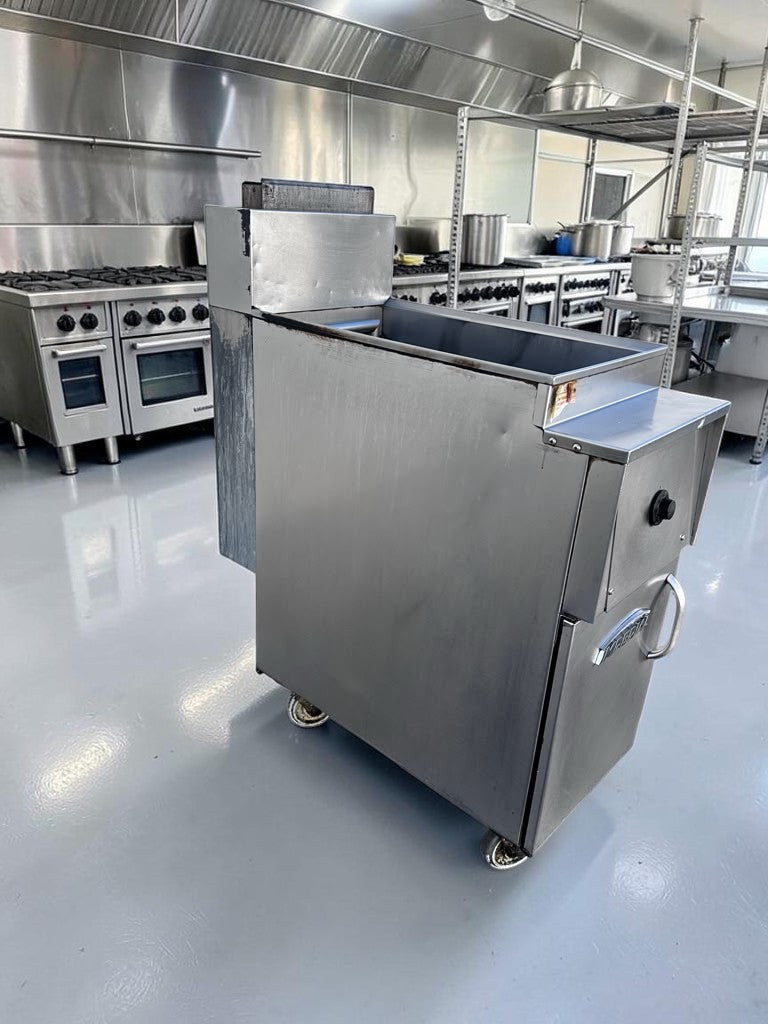 Superior Condition – Imperial 40 lb Gas Floor Fryer – Stainless Steel Commercial Deep Fryer – Natural Gas – Fully Tested & Operational!