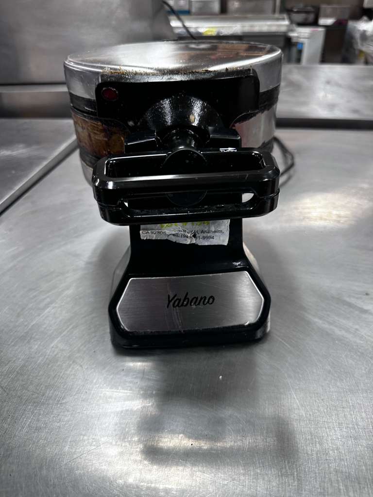 Dependable Condition – Yabano SW-290B – Rotating Belgian Waffle Maker – 1200W – 120V – ETL Listed – Fully Tested & Operational!