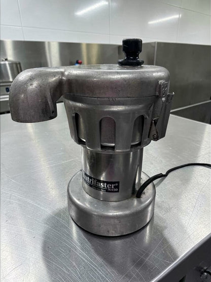 Elite Condition – Nutrifaster N450 Commercial Fruit & Vegetable Juicer – Heavy Duty Stainless Steel – High-Performance Juice Extractor – Fully Tested & Operational!