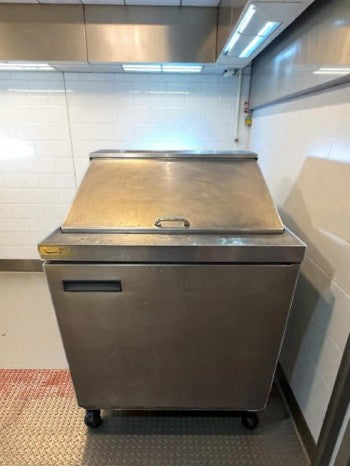 Top-Tier Condition – Delfield 4432NP-12M – 32" Mega Top Refrigerated Sandwich / Salad Prep Table – 12 Pan Capacity – 10.10 Cu. Ft. – 115V – NSF / UL Listed – Fully Tested & Operational!